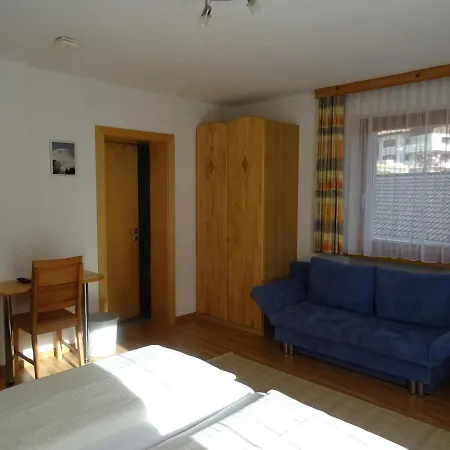 ゲストハウス Hof Am Platzli サンクト・アントン・アム・アールベルク